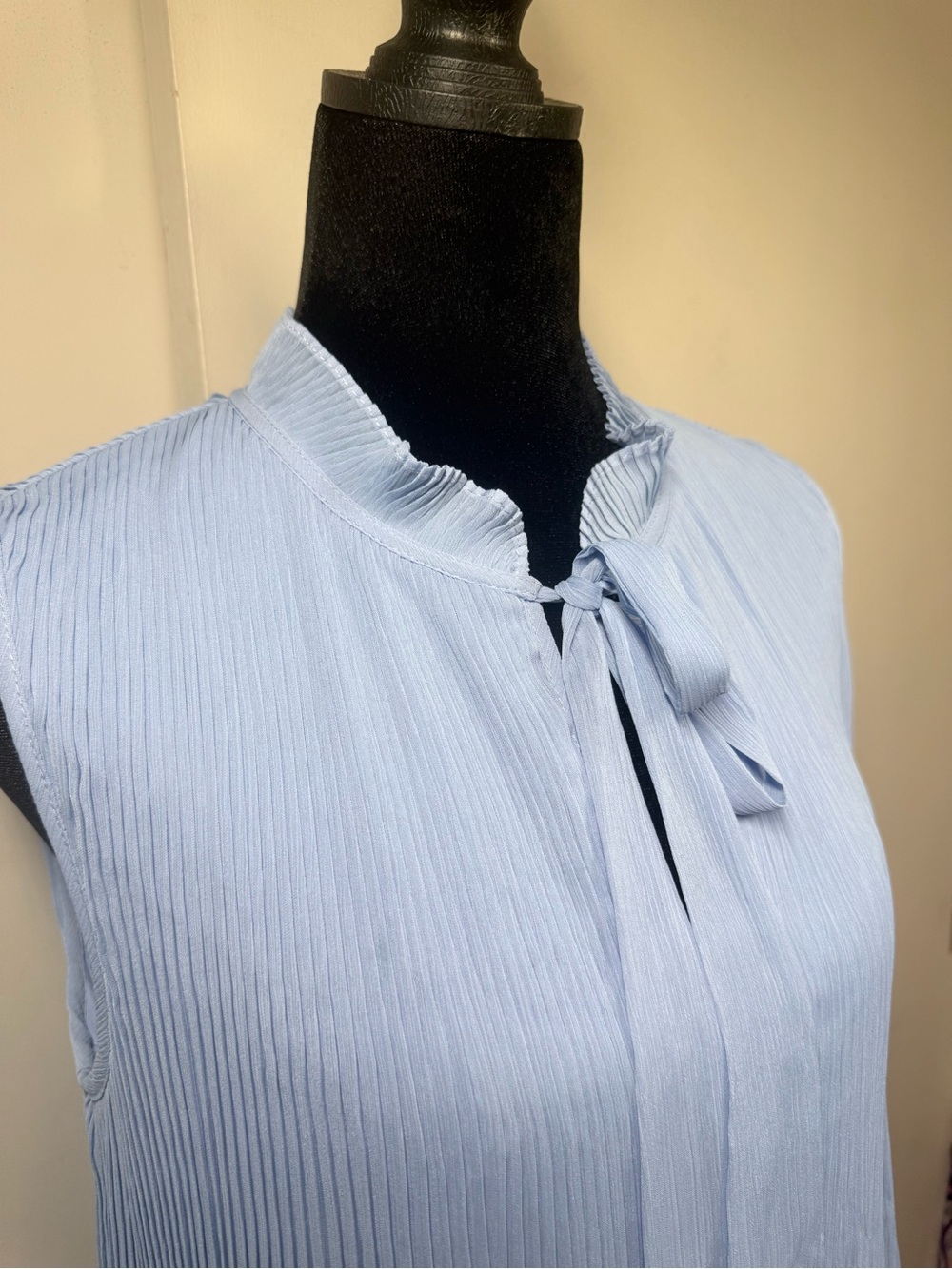 DKNY Light Blue Sleeveless Pleated Tie-Neck pin tuck dress - Picture 4 of 8